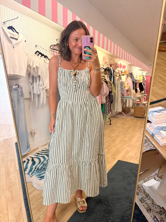 The Pretty Little Moment Midi Dress