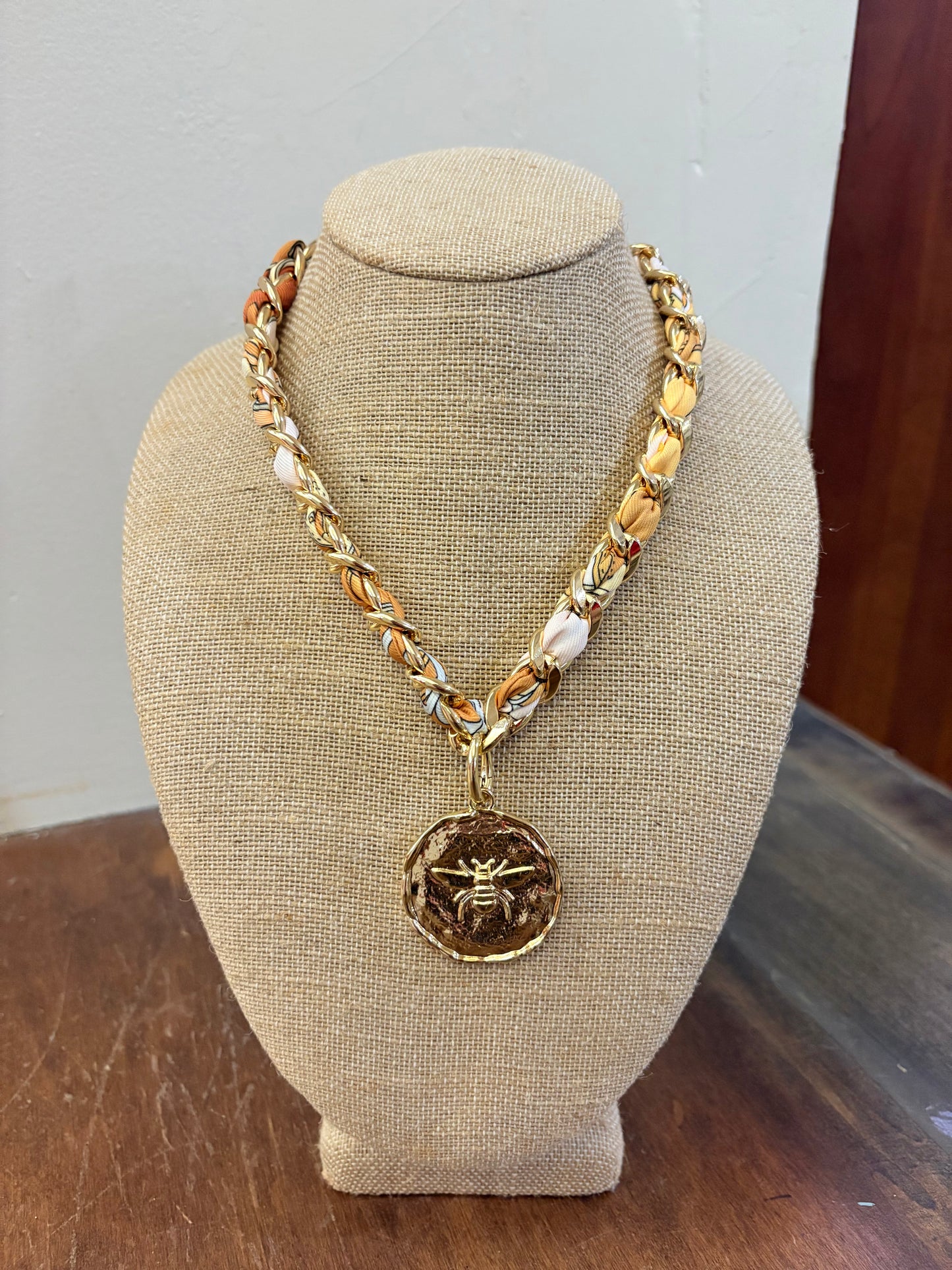 Meritt Scarf Twisted Chain Bee Coin Pendant