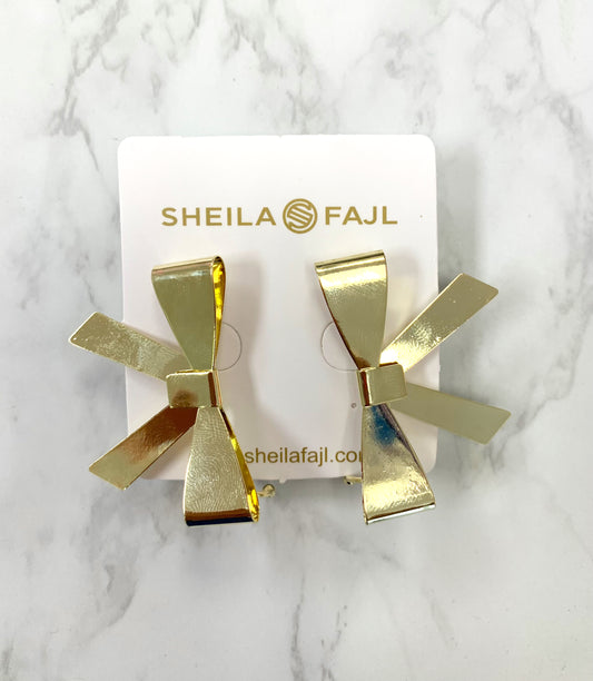 Small Camilla Studs