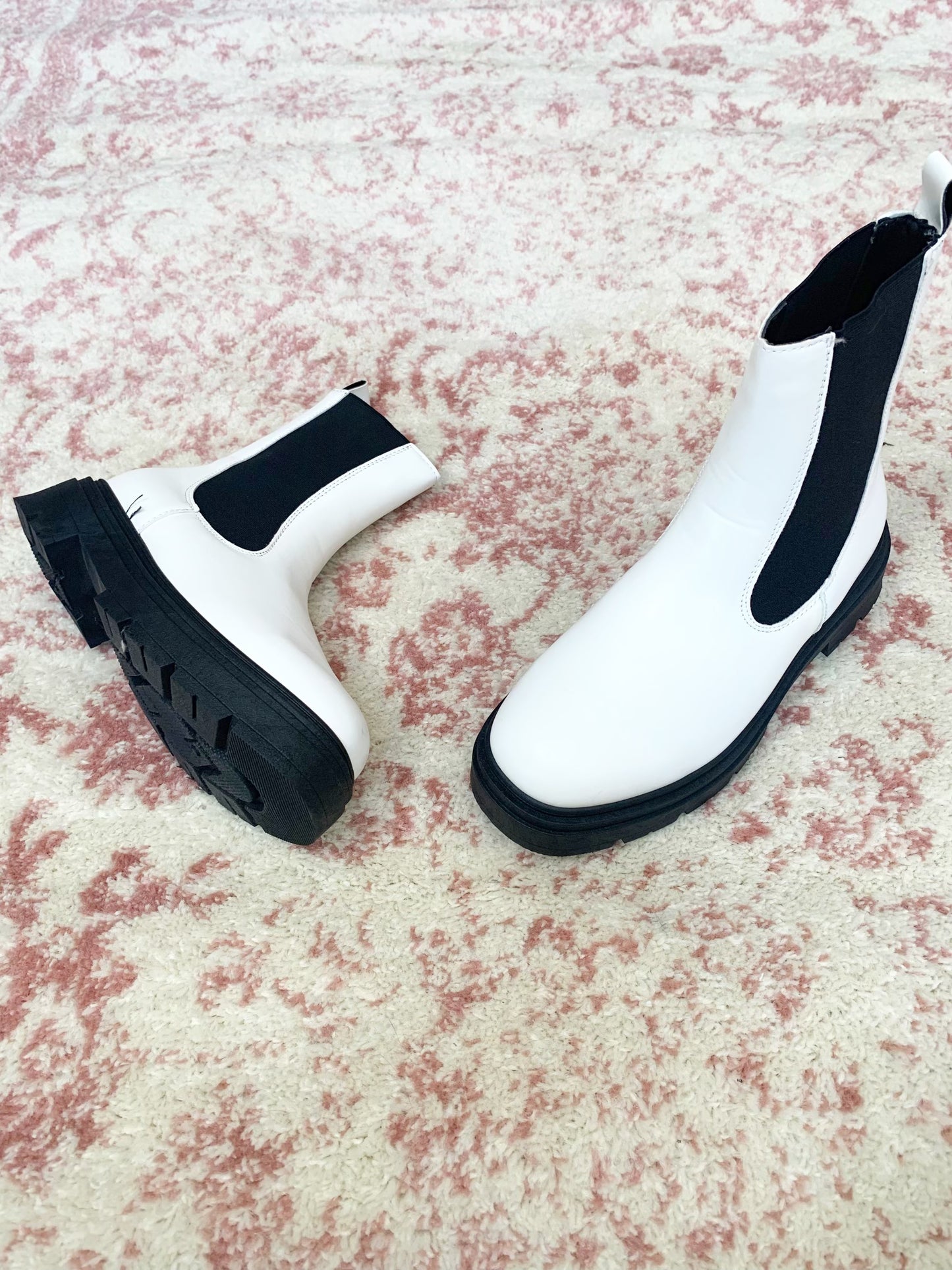 Raquel Chelsea Boots